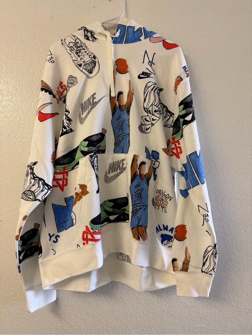 Nike White Multicolor Graphic Crewneck Sweatshirt - Men